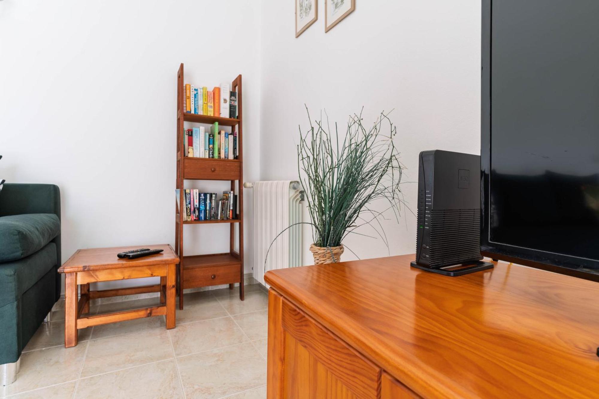 Cozy Sunny Peaceful Flat With Swimming Pool
